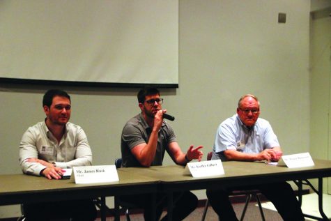 Panel offers students job interview pointers