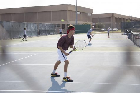 Freshman Edward Shteyn anticipates where
the hit from opposing team will land.