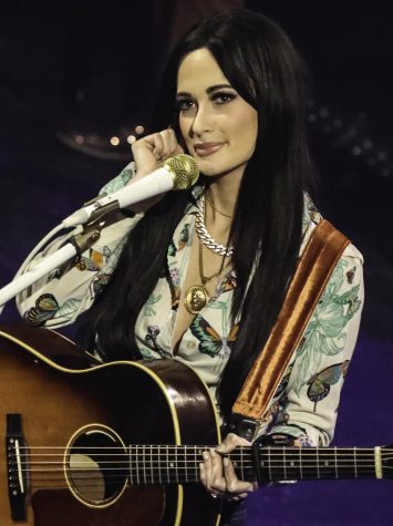 Kacey Musgraves releases her new Christmas Show